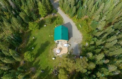 Chertsey Ski Chalet | Le Maoli Exitchalets Spa & Lake Access