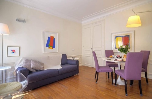 3rd Arrondissement Apartment | Le Marais Moderne Sum