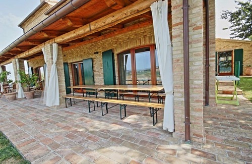 Montelabbate Apartment | Le Marche | Stylish luxury accommodation in the countryside great view and pool