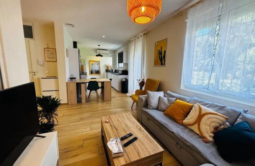 Les Platanes Apartment | Le Marie-Louis -Jardin - Parking - Wifi
