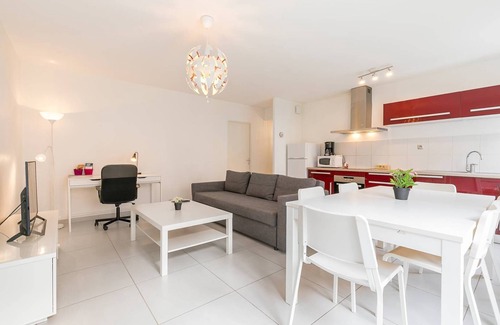 Faubourg-Raines Apartment | Le Marpaux - Bel appartement avec jardin privatif - SR Loc