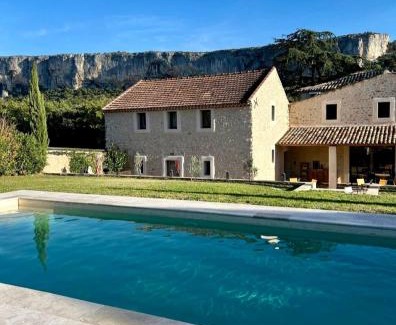 Lioux Bed & Breakfast | LE MAS AUX CEDRES - Teritoria