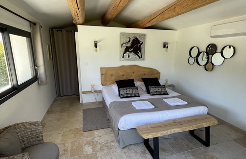 Graveson Bed & Breakfast | Le Mas Des Chutes