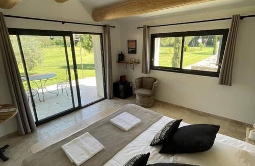 Graveson Bed & Breakfast | Le Mas Des Chutes