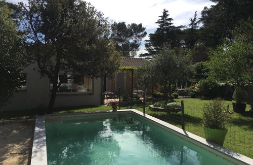 Quartier des Espesses Villa | Le Mas des Pins nestled in the heart of the Nîmes pine forests
