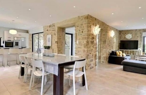 Brujas House | Le Mas des Tilleuls, between nature and authenticity