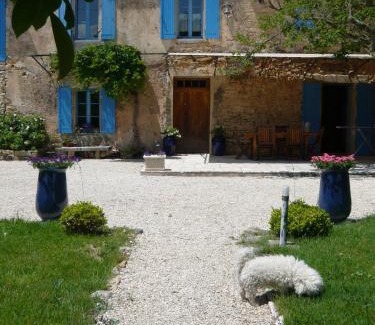 Crillon-le-Brave Bed & Breakfast | Le Mas Saint Jacques