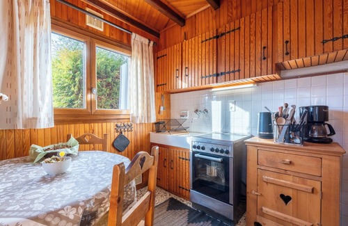 Les Clefs Ski Chalet | Le Mazot du Genévrier: Your haven of peace 15 minutes from the slopes!