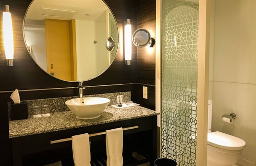 Maradu Hotel | Le Meridien Kochi