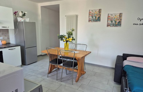 Albate Apartment | Le Mimose Holiday House - Apartment in Villa 10 minutes from Lake Como.
