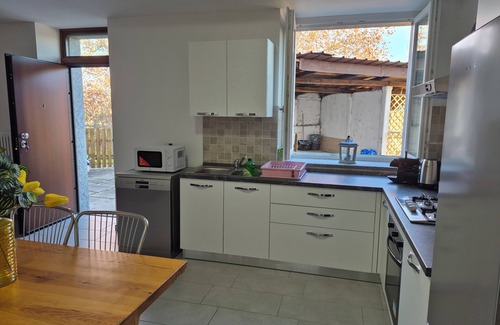 Albate Apartment | Le Mimose Holiday House - Apartment in Villa 10 minutes from Lake Como.