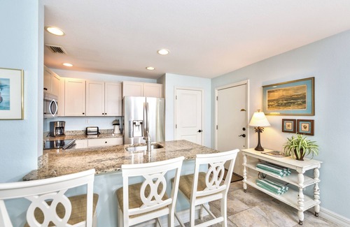 Old Naples Condo | Le Monaco - Romantic 1 BR Condo Steps from 5th Ave S. Chic Coastal Retreat with King Bed and Beach Access. Perfect Location for Couples Near Dining, Shopping, and Naples Beach