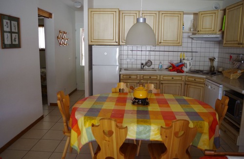 Monetier-les-Bains Apartment | Le Monetier Les Bains: sunny modern flat close to village centre and ski lifts