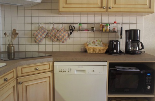 Monetier-les-Bains Apartment | Le Monetier Les Bains: sunny modern flat close to village centre and ski lifts