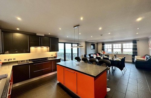 Llanddulas House | Le Morne- 5 Bed Luxury Coastal Retreat