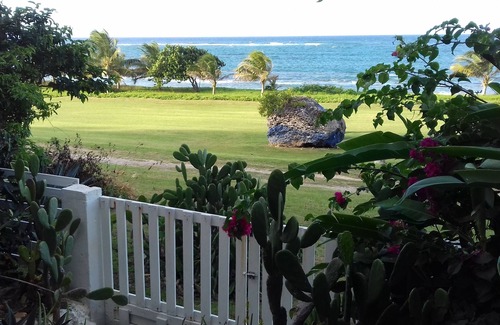 Morel House | Le Moule, Morel, charming rental, direct access to beach and fitness trail.