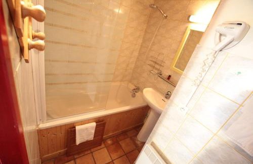 ViaRhona Hotel | Le Moulin De La Pipe - Logis Hotel Restaurant