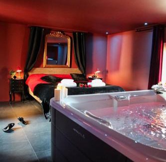 Wentzwiller Apartment | LE MOULIN DES PLAISIRS atypical SM experience