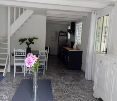 Neslette House | Le Murmure de la petite Oasis
