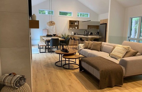 Argenteuil Regional County Municipality House | Le Must | New chalet with Spa and Swimming pool |