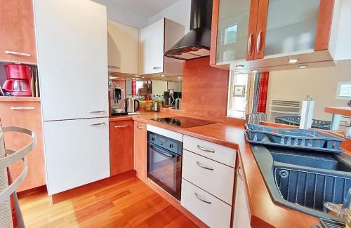 Bagneres-de-Luchon Apartment | Le nid d'oeillet, T3 bis, wifi, jardin commun