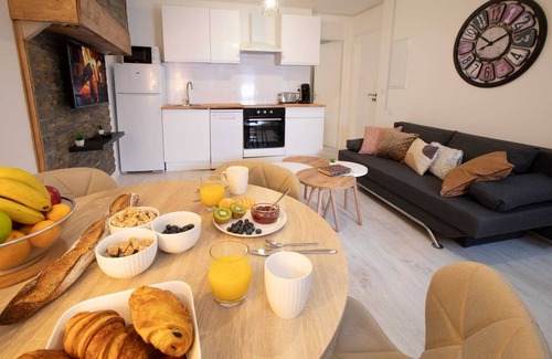 Villefranche-de-Rouergue Apartment | Le Nid 3 Wifi, Netflix, Disney+, Coeur de Bastide