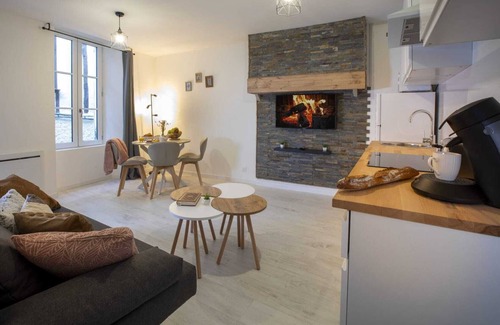 Villefranche-de-Rouergue Apartment | Le Nid 3 Wifi, Netflix, Disney+, Coeur de Bastide