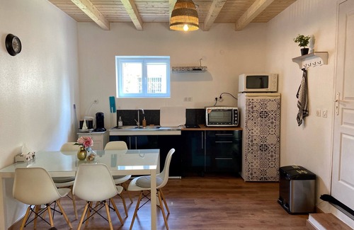 Riedisheim Apartment | Le Noyer: Cosy little chalet near Mulhouse