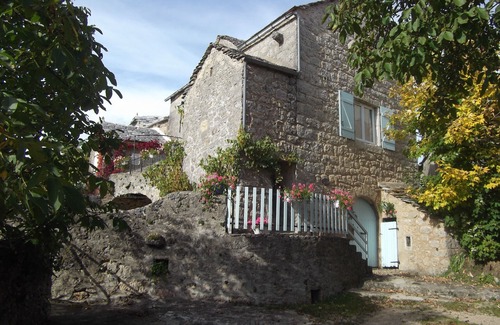Saint-Andre-de-Vezines House | "le NOYER "caussenarde house near Millau parc reg. des grands 12720