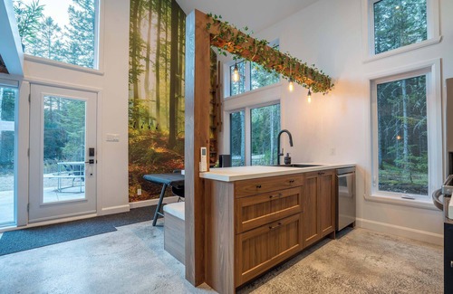 Saint Come House | Le P’tit Duc | Riverside Retreat