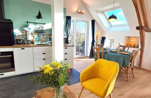 Barbery Apartment | "Le P'Tit Vert", cosy loft in the countryside near CAEN, terrace on stilts