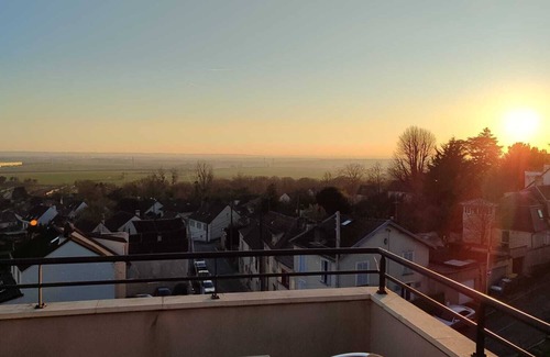 Dammartin-en-Goele Apartment | Le Panorama, 15 minutes from CDG, between Eurodisney and Parc Astérix.