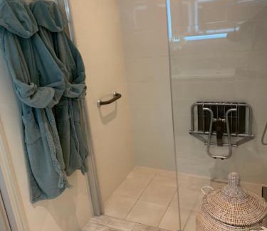 Poisy Bed & Breakfast | Le Paon Bleu Annecy Poisy