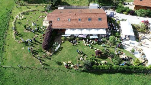 Cornier House | Le Paradis - Gîtes de groupe