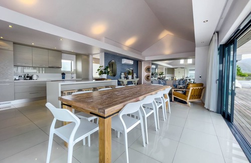 Hermanus City-Centre Apartment | Le Paradis Penthouse Apartment