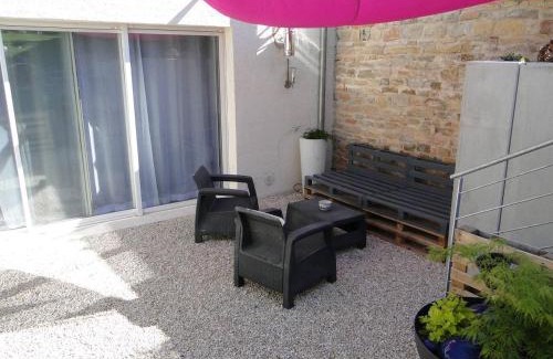 Floremont Apartment | Le patio d'antan, le cosy