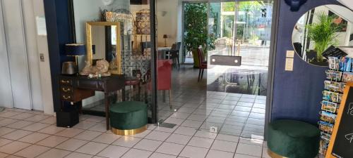 Quartier Saint-Martin Hotel | Le Patio De La Dordogne