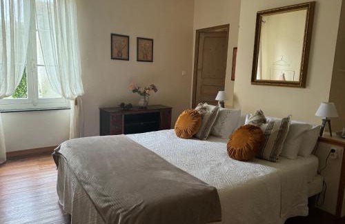 Verzeille Bed & Breakfast | Le Patio Des Senteurs