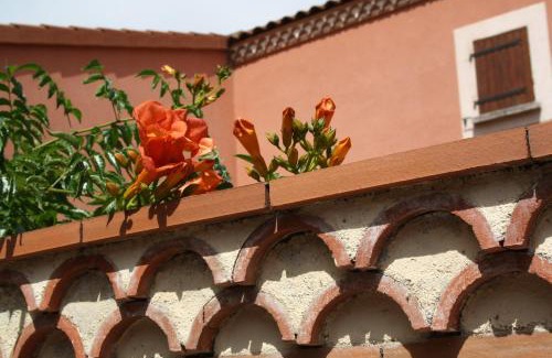 Parentignat House | Le Patio