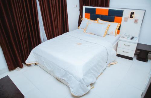 Ajah Hotel | Le Patriotic Hotel