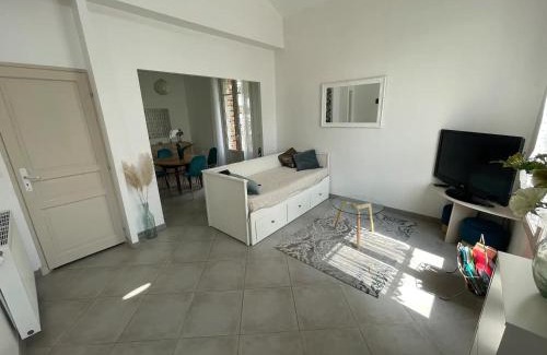 Avrainville House | Le Pavillon de la mare