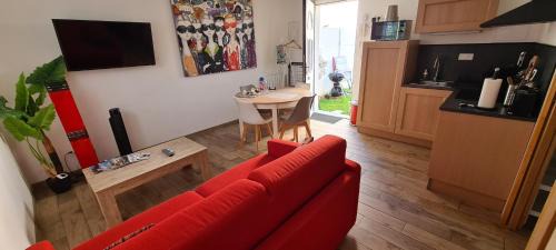 Fleury-les-Aubrais House | "LE PAVILLON" Maisonnette 150 m gare des Aubrais