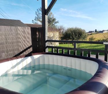 Saint-Amour-Bellevue House | Le petit Château de Sathonat - Horizon Paradis