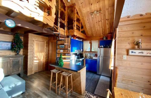 Sainte-Marguerite-du-Lac-Masson Ski Chalet | Le petit chalet sur le lac