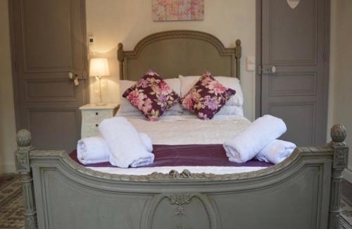 Le Clat Villa | Le Petit Chateau