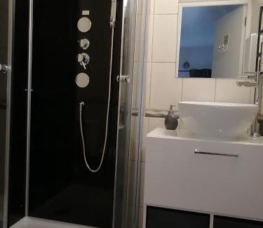 Noyal-Pontivy Apartment | Le Petit Chateau, Matisse