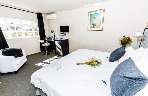 Durbanville House | Le Petit Chateau