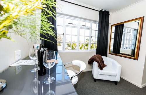 Durbanville House | Le Petit Chateau