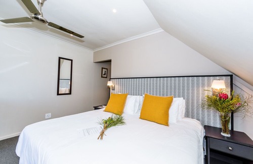 Durbanville House | Le Petit Chateau