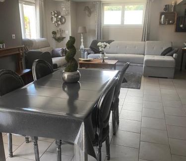 Veulettes-sur-Mer Apartment | Le Petit Clos Des Camélias, gîte PMR proche de la plage